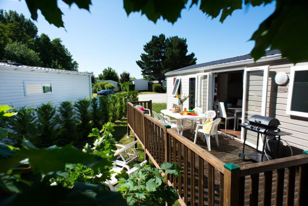 Camping Officiel Siblu Le Lac Des Reves 拉特斯 外观 照片